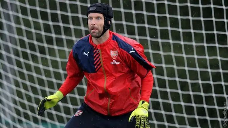 Shocking Debut For Cech, As Arsenal Fall 2-0 To West Ham