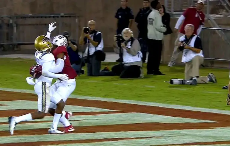 Watch Owusu Makes Stunning Catch: Stanford 56-35 UCLA